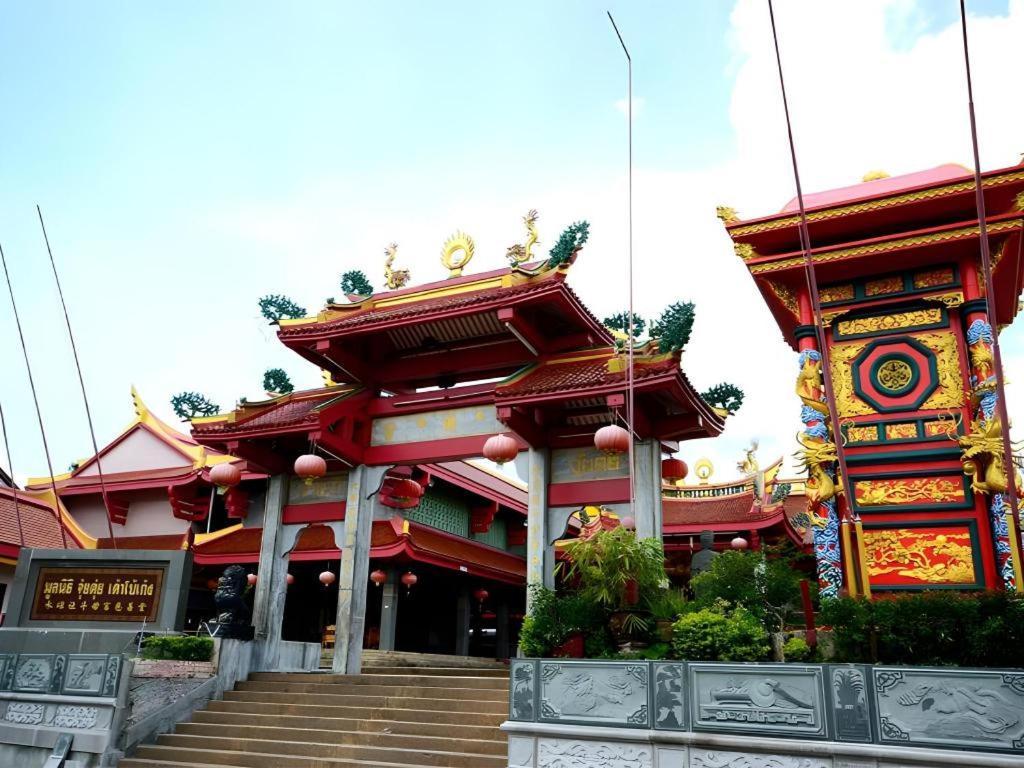 Chinotel Phuket Bagian luar foto
