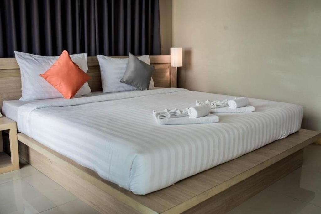 Chinotel Phuket Bagian luar foto