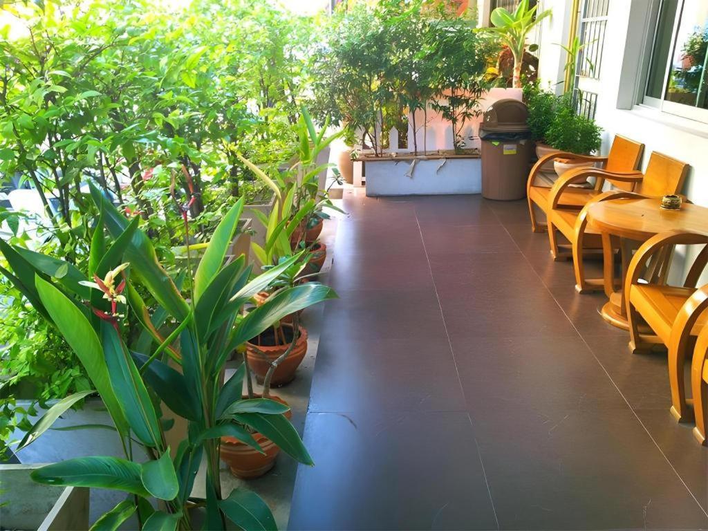 Chinotel Phuket Bagian luar foto