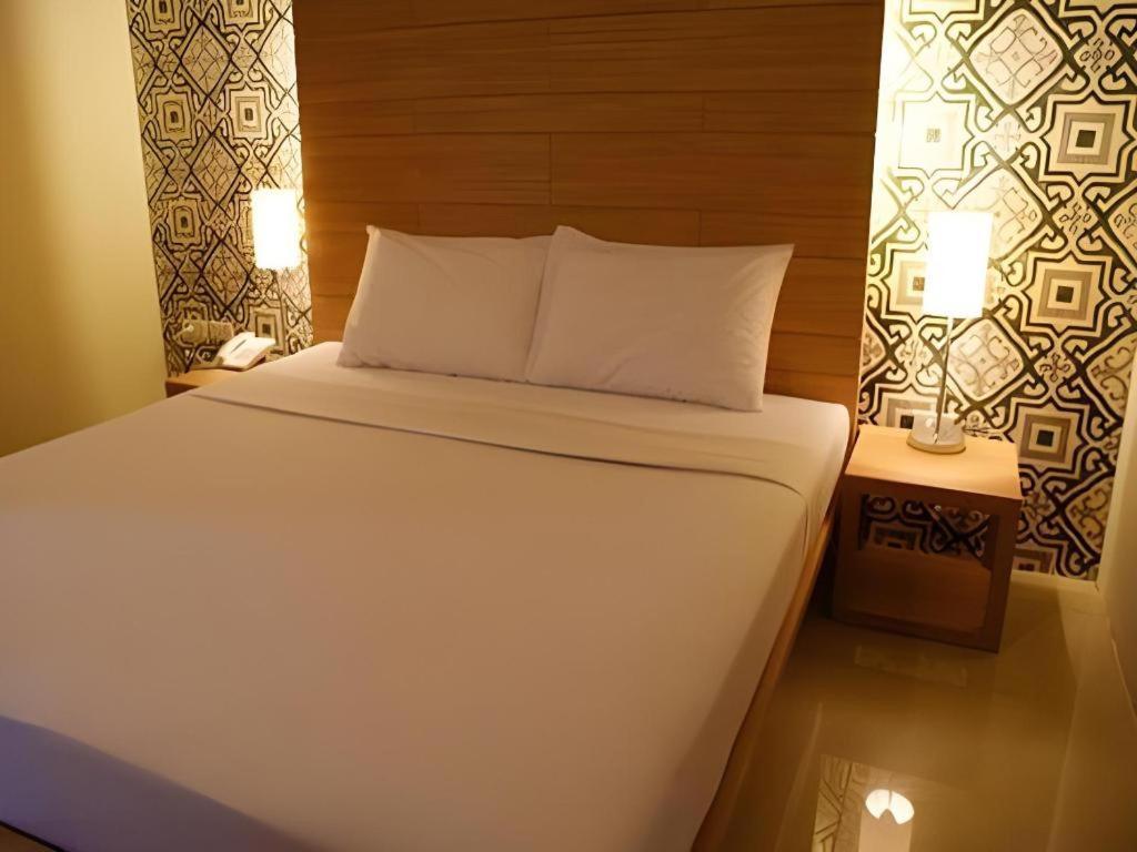 Chinotel Phuket Bagian luar foto