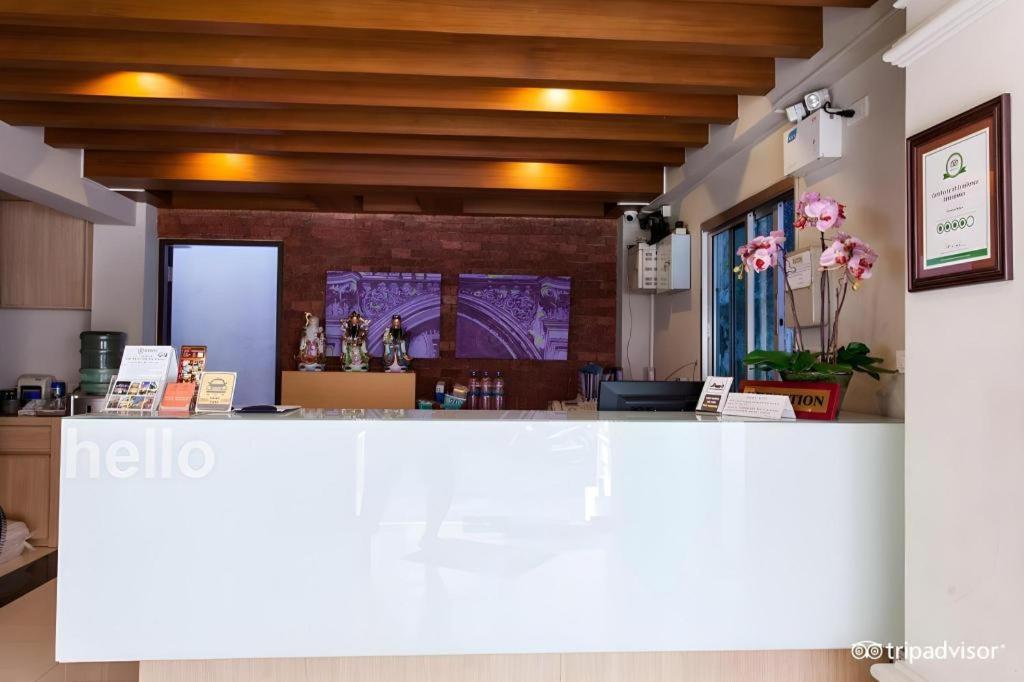 Chinotel Phuket Bagian luar foto