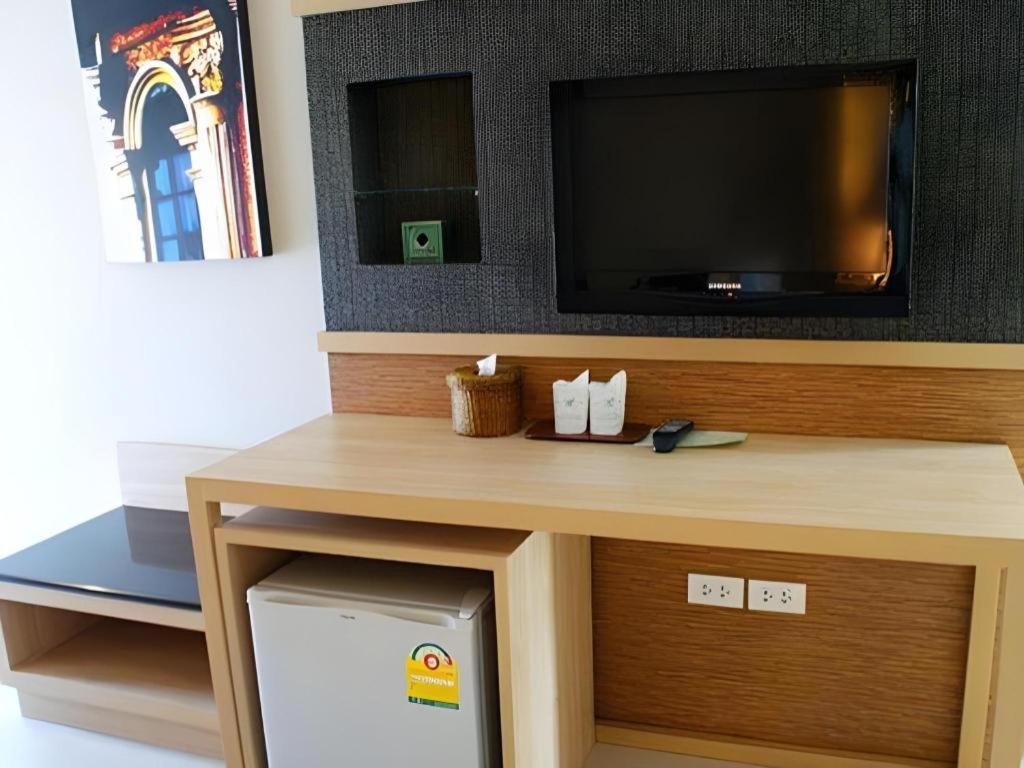 Chinotel Phuket Bagian luar foto