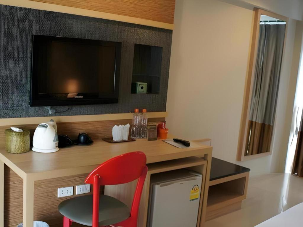 Chinotel Phuket Bagian luar foto