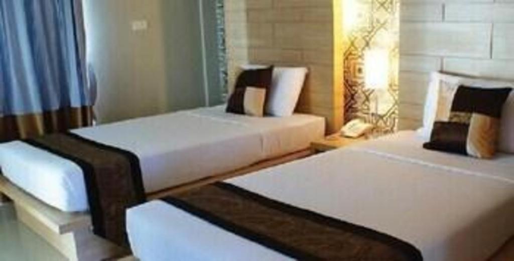 Chinotel Phuket Bagian luar foto