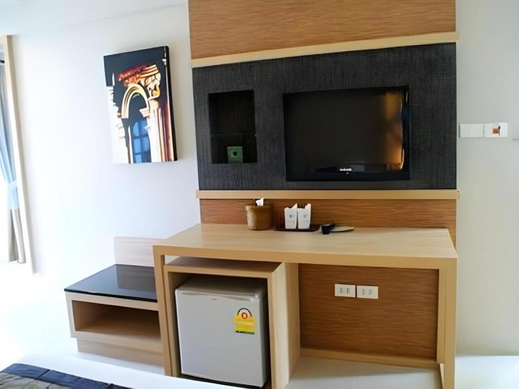 Chinotel Phuket Bagian luar foto