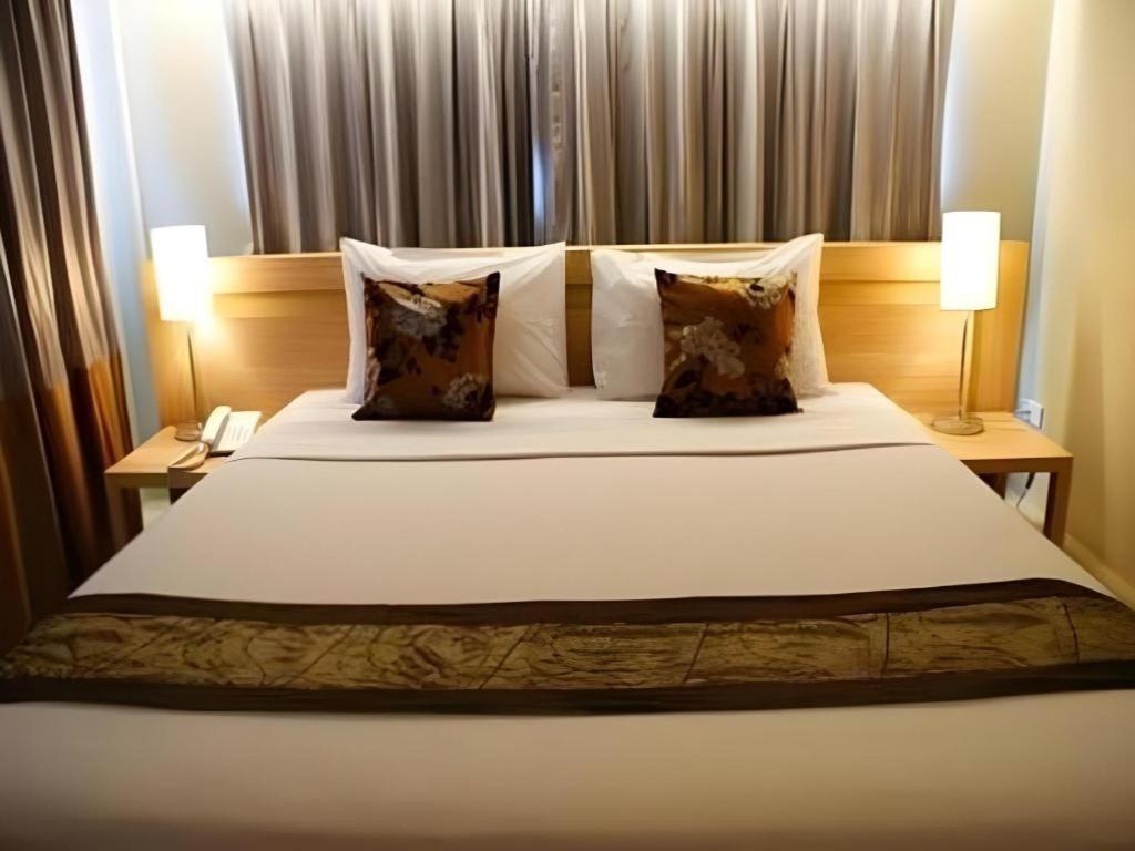 Chinotel Phuket Bagian luar foto