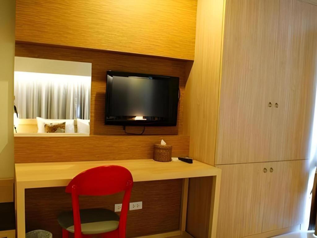 Chinotel Phuket Bagian luar foto