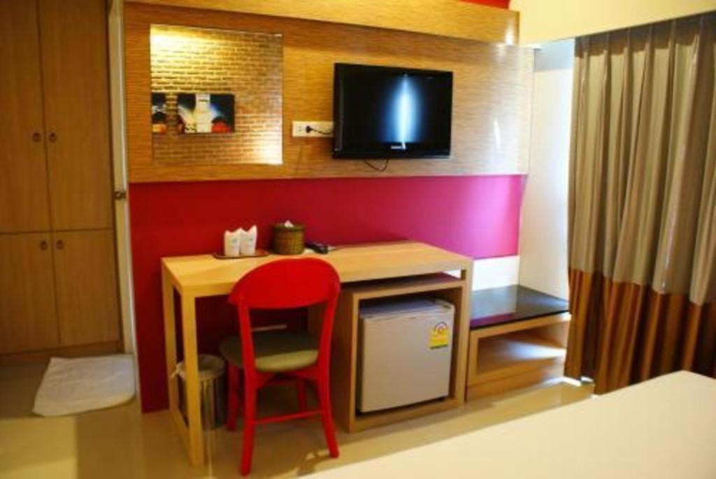 Chinotel Phuket Bagian luar foto